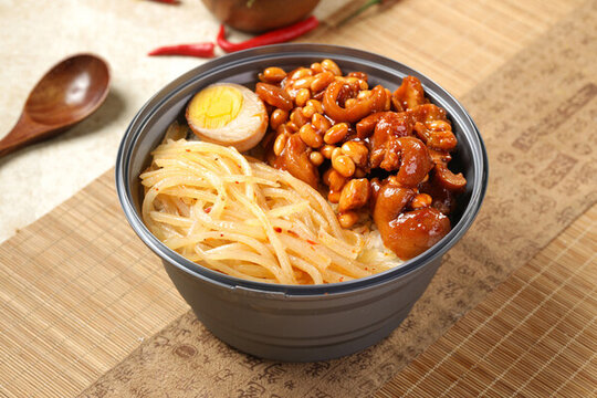 紅燒豬腳蓋碼飯