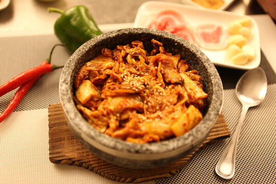 辣白菜五花肉拌飯