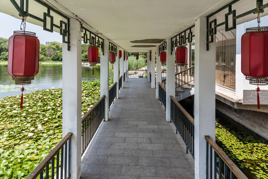 中國(guó)北京玉淵潭公園的園林建筑