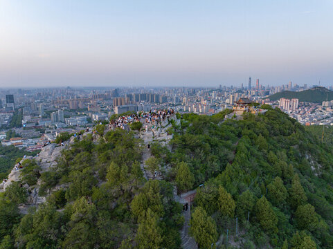 千佛山上航拍濟(jì)南都市風(fēng)光