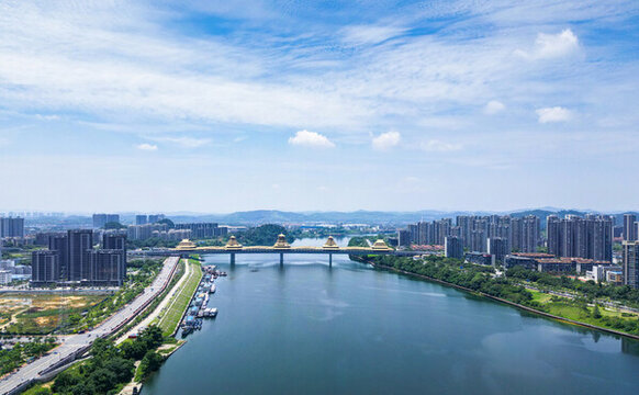 廣西鳳凰嶺大橋風(fēng)雨橋