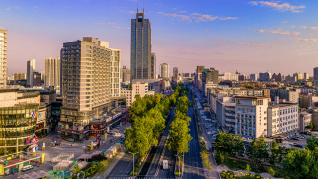 夏日里的中國長春城區(qū)晨景