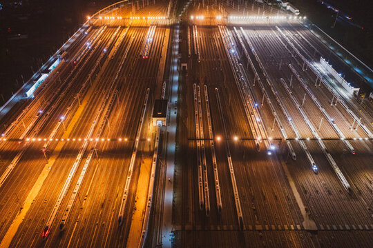 俯拍動車運用所高鐵列車夜景