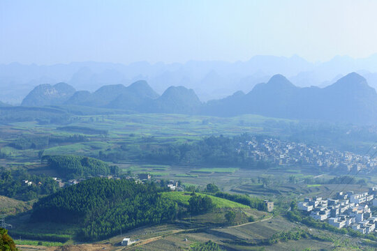 鄉(xiāng)村晨景