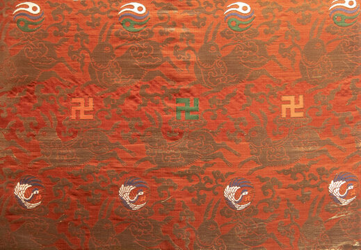 明清萬字織金奔兔錦