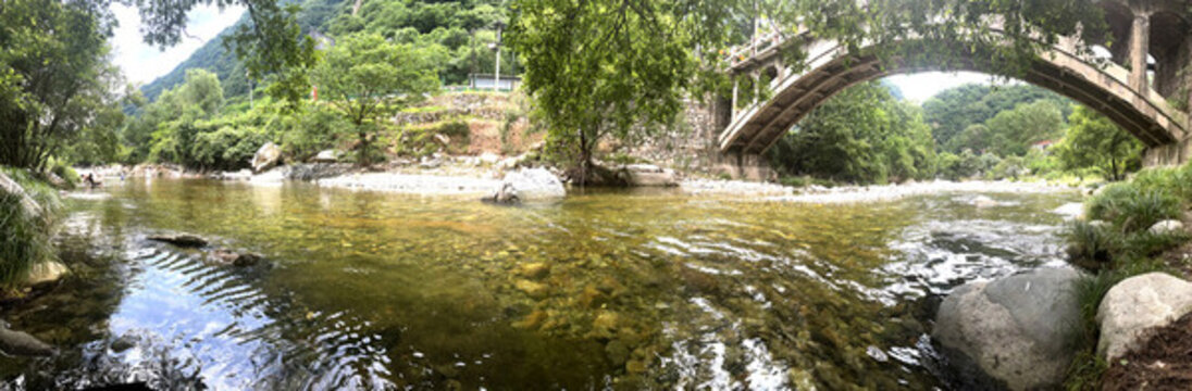 秦嶺山的水