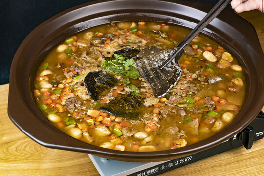 黑椒汁砂鍋甲魚