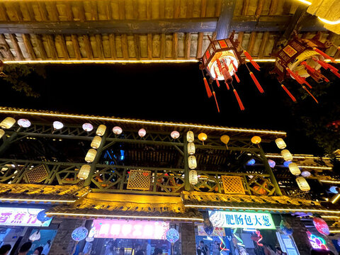 煙火巷子夜景