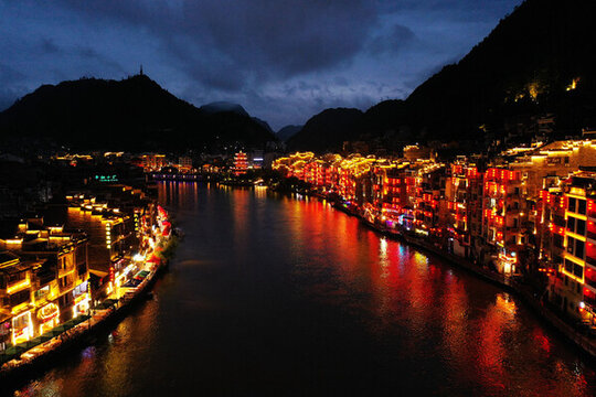 鎮(zhèn)遠(yuǎn)夜色