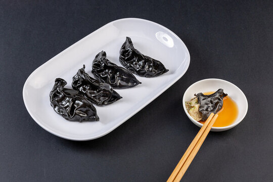 墨魚蒸餃