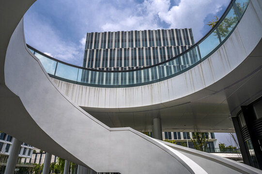 現(xiàn)代建筑的戶外螺旋樓梯