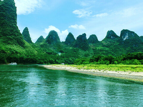 山青水綠