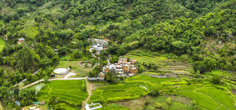 海南五指山毛納村