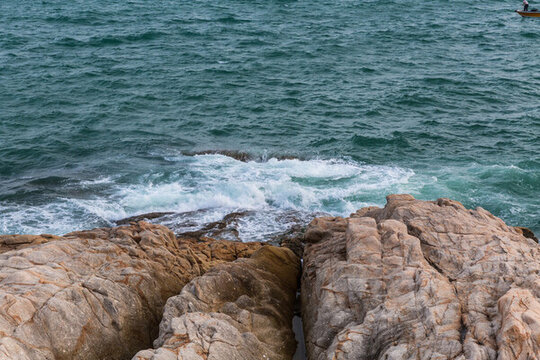 海邊礁石