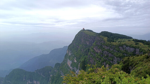 萬佛頂峨眉山最高峰