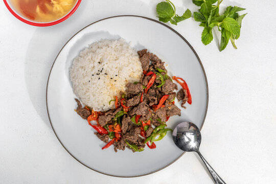 青椒牛肉蓋飯