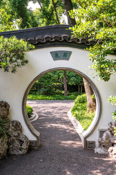 蘇州園林圓形門(mén)墻
