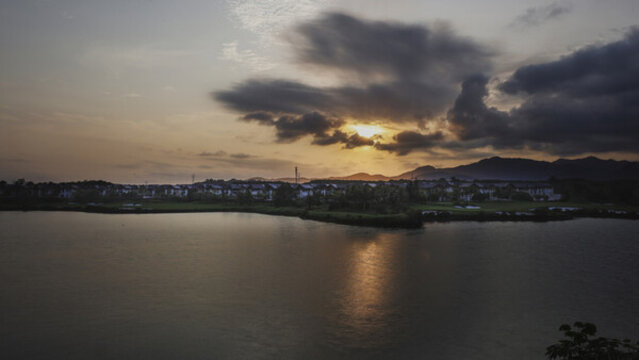 高爾夫球場夕陽