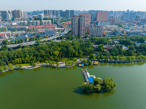 航拍濟南大明湖公園