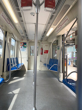 地鐵車(chē)廂
