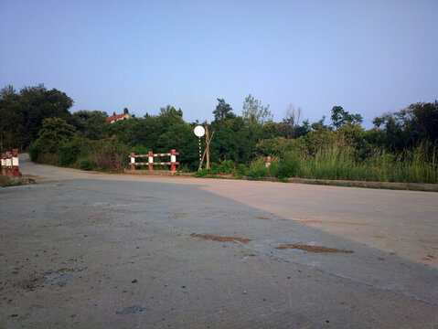 環(huán)山路