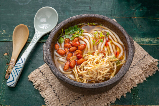 砂鍋雞肉土豆粉