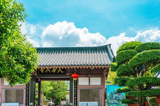深圳大華興寺大門
