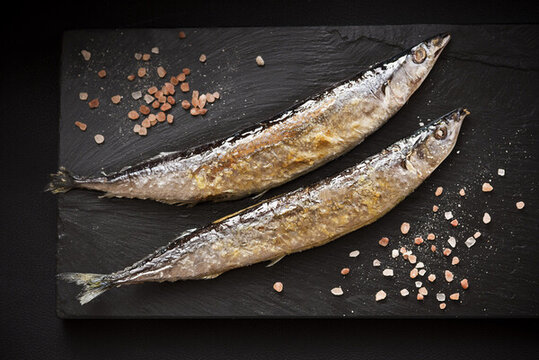 鹽烤秋刀魚(yú)