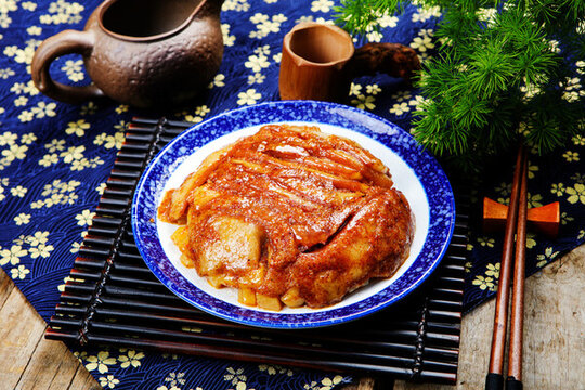 美味的粉蒸肉
