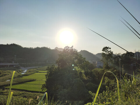 鄉(xiāng)村落日