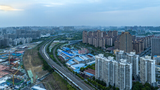 航拍城市和鐵路