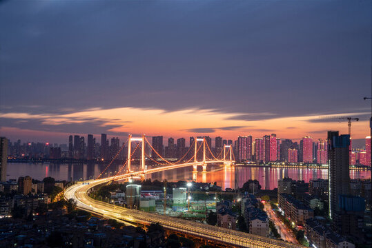 武漢鸚鵡洲長江大橋