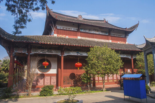 南山光孝寺大雄寶殿背影