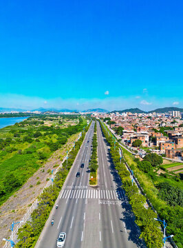 郊區(qū)公路