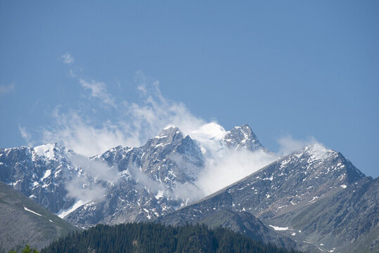 天山