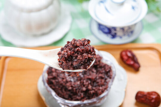 健康營養(yǎng)黑米飯