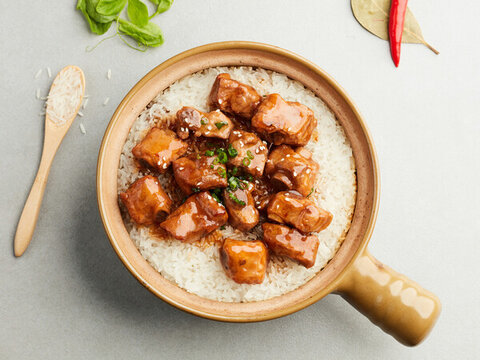 排骨煲仔飯