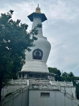 揚(yáng)州瘦西湖白塔