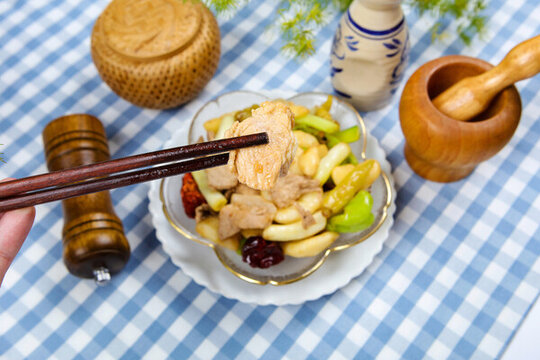 菱角炒肉片