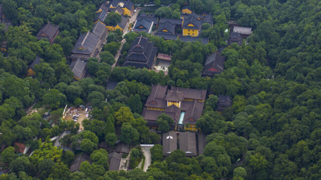 杭州西湖景區(qū)靈隱寺云霧航拍