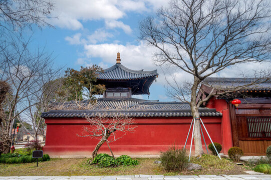 佛寺鐘樓