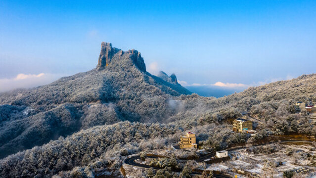 浦江仙華山風景區(qū)少女峰雪景