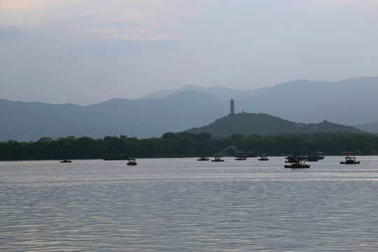 頤和園昆明湖景色