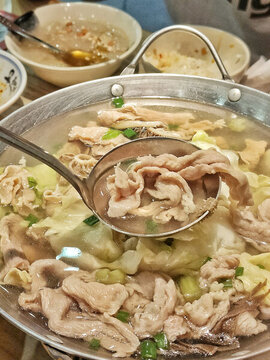 四川樂山翹腳牛肉湯中餐美食