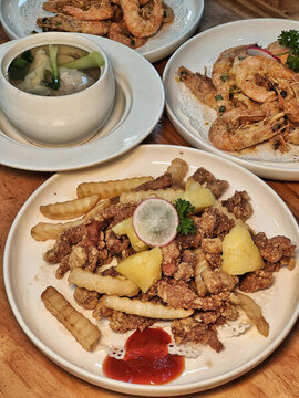 現(xiàn)炸酥肉閩菜美食