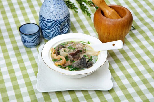 滋補(bǔ)的羊雜湯