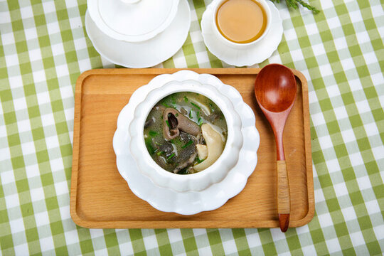滋補(bǔ)的羊雜湯