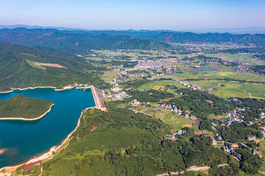 航拍湖南衡陽(yáng)常寧市常寧天湖