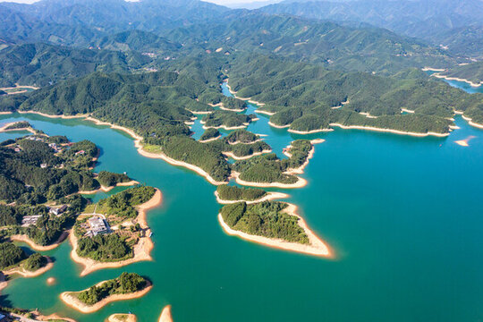 航拍湖南衡陽(yáng)常寧市常寧天湖