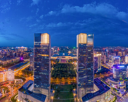 航拍鄭州綠地雙子塔天際線夜景